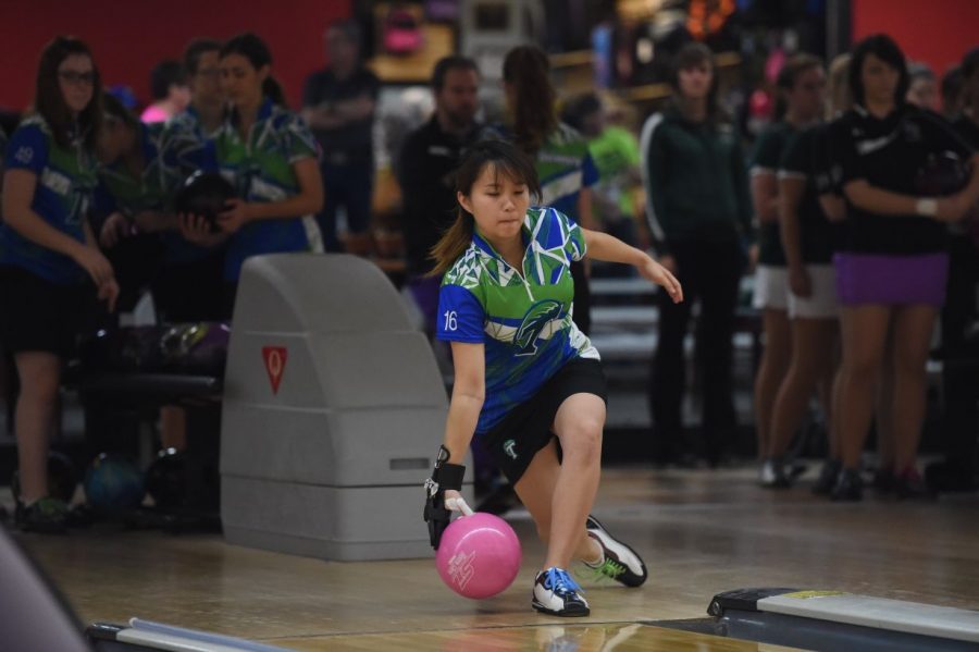Freshman Michelle Ng bowls at the Valpo Crusader Classic this past weekend. Ng led Tulane with an average of 193.83 and placed No. 13 out of 97 bowlers in the field.