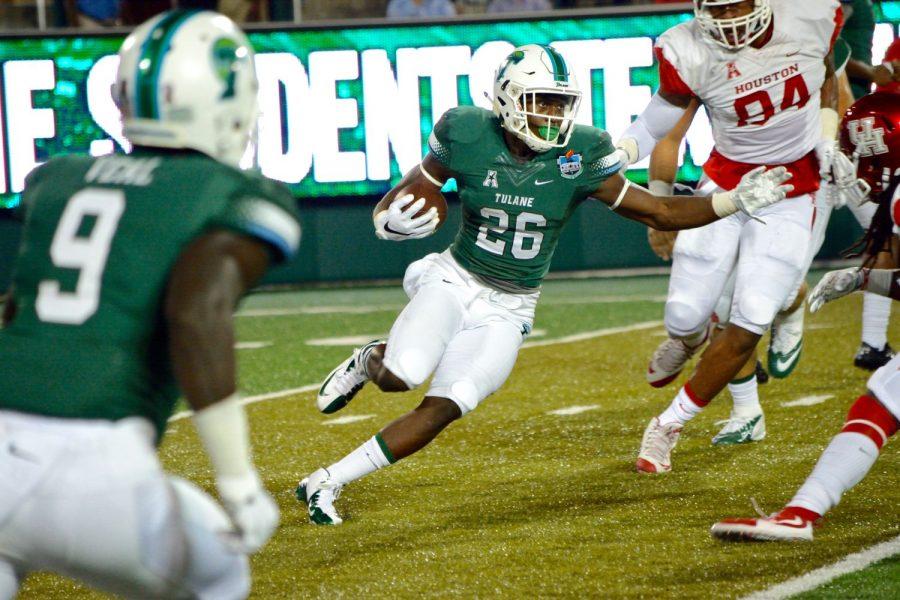 Tulane Green Wave sophomore running back Dontrell Hilliard makes a break upfield during Fridays 42-7 loss to the Houston Shasta. Hilliard finished the night with 11 carries for 53 yards and one touchdown.
