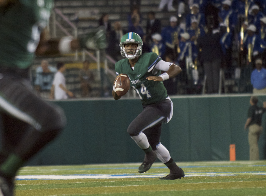 Redshirt sophomore quarterback Glen Cuiellette prepares to set up a play during Tulanes most recent home game against the University of Memphis. The Green Wave is currently ranked 3-4 overall, and 0-3 in the American Athletic Conference.