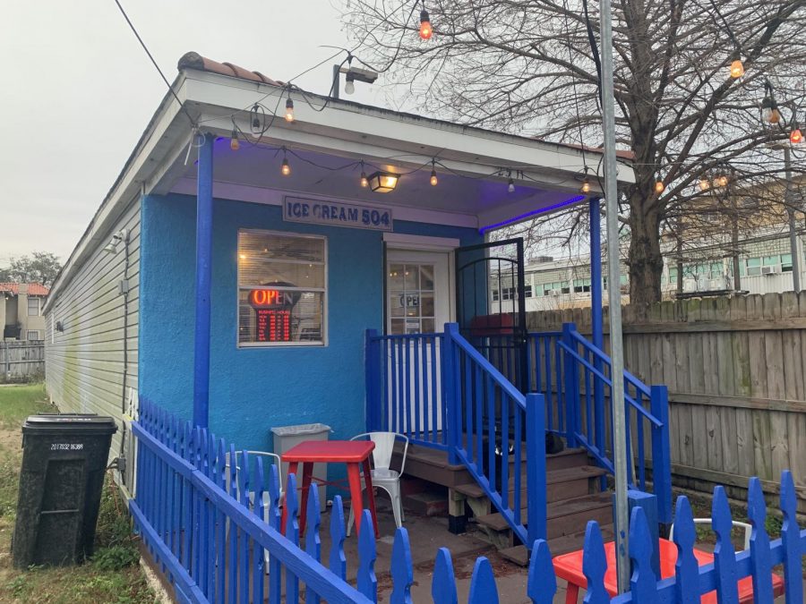 bright blue outside of ice cream 504
