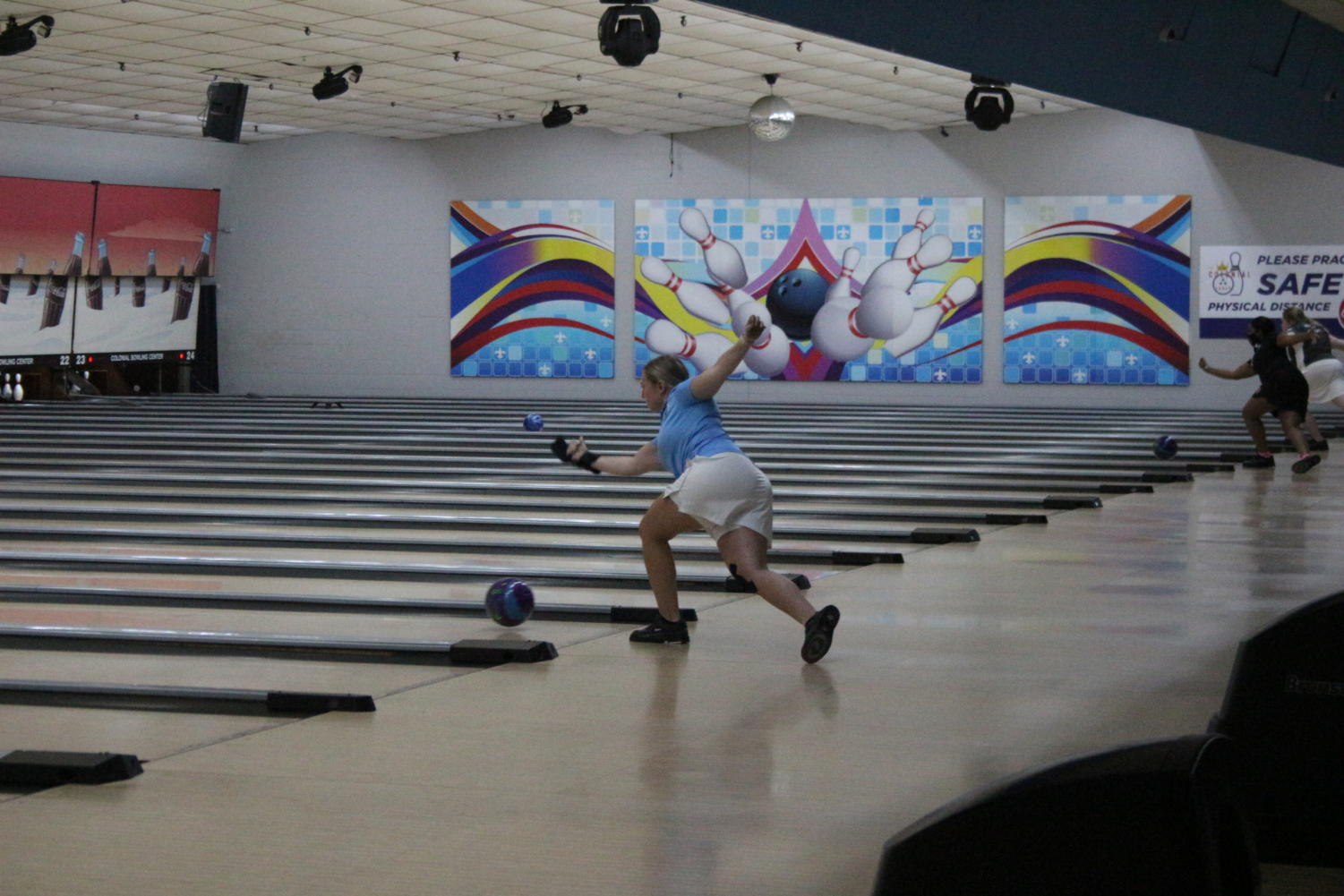 Bowl wave opens season strong, finishes sixth in home tournament