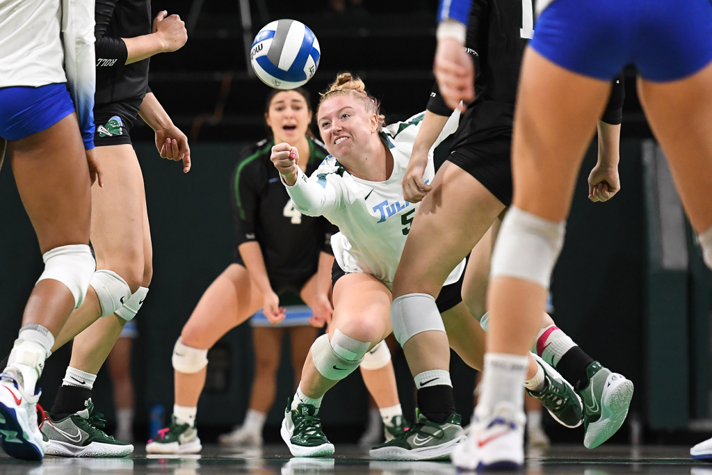 Green Wave volleyball dominates Memphis, suffers loss to SMU