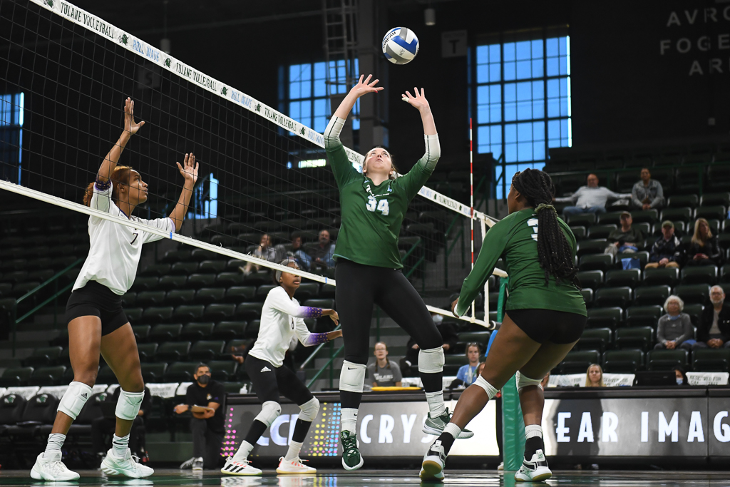 Tulane volleyball begins homestretch with mixed results