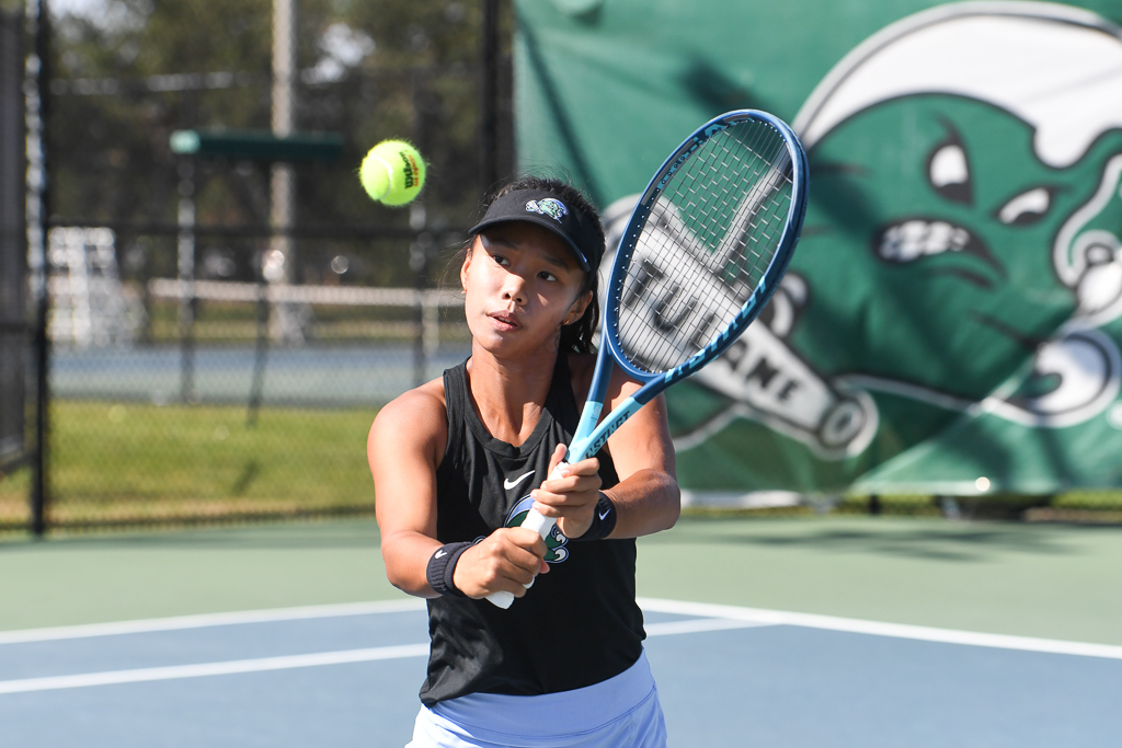 Women’s tennis finishes shortened fall season, looks ahead to spring