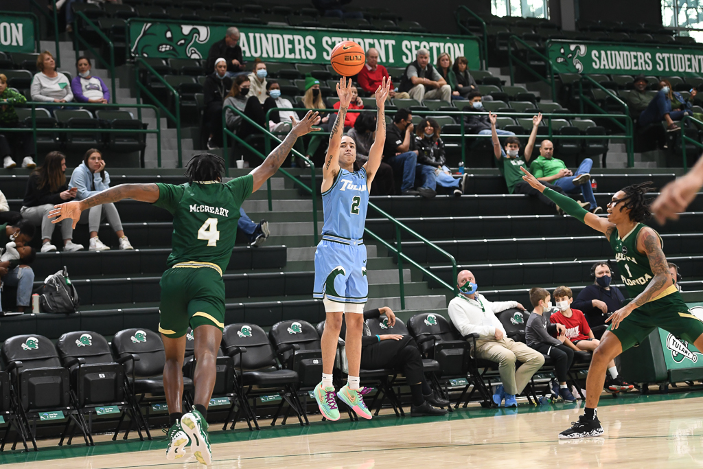 Jalen Cook, men’s basketball start conference play hot