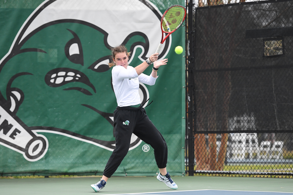 Hot start, cancellations mark beginning of women’s tennis season