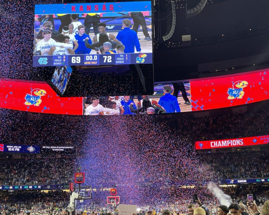 After taking down No. 2 seed Villanova in the semifinal round of the Final Four, the Kansas Jayhawks culminated their 2021-22 season as national champions by beating North Carolina.