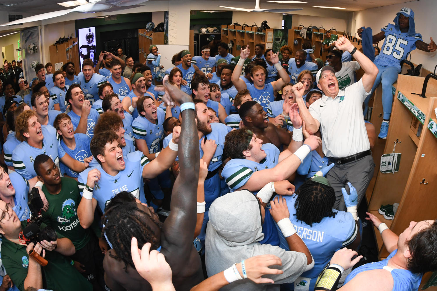 Tulane football dominates UMass in season opener