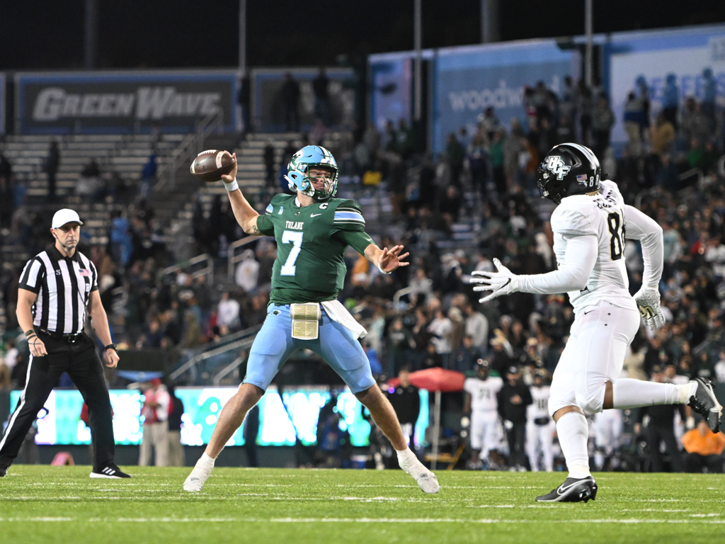 Plumlee, Knights run over Tulane football