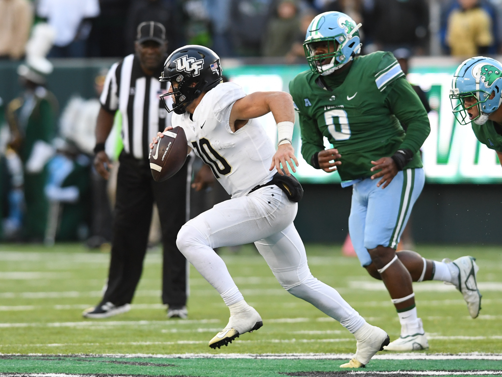 Plumlee, Knights run over Tulane football