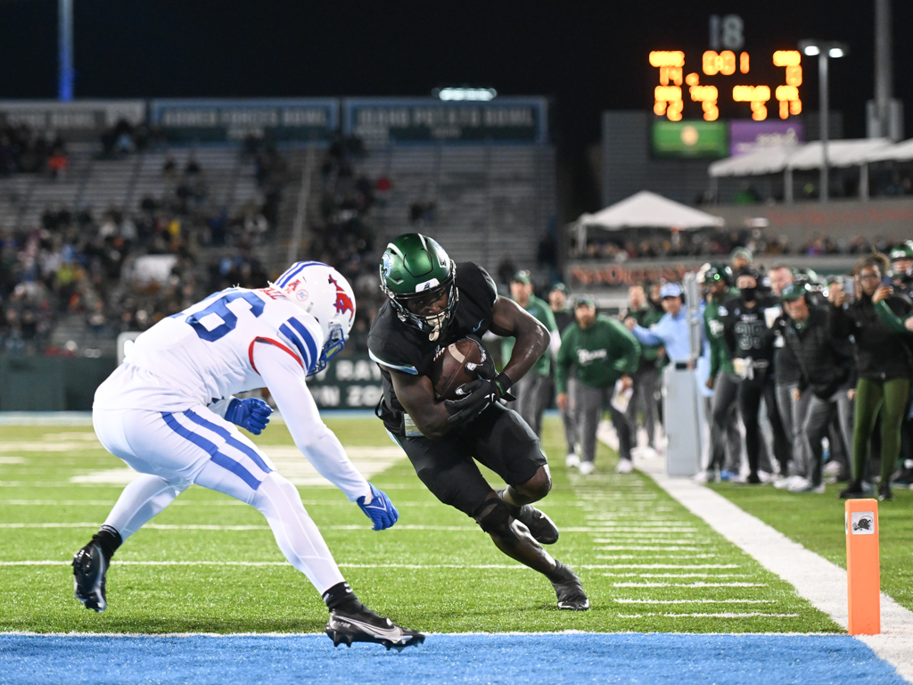 Tulane corral Mustangs in senior night win