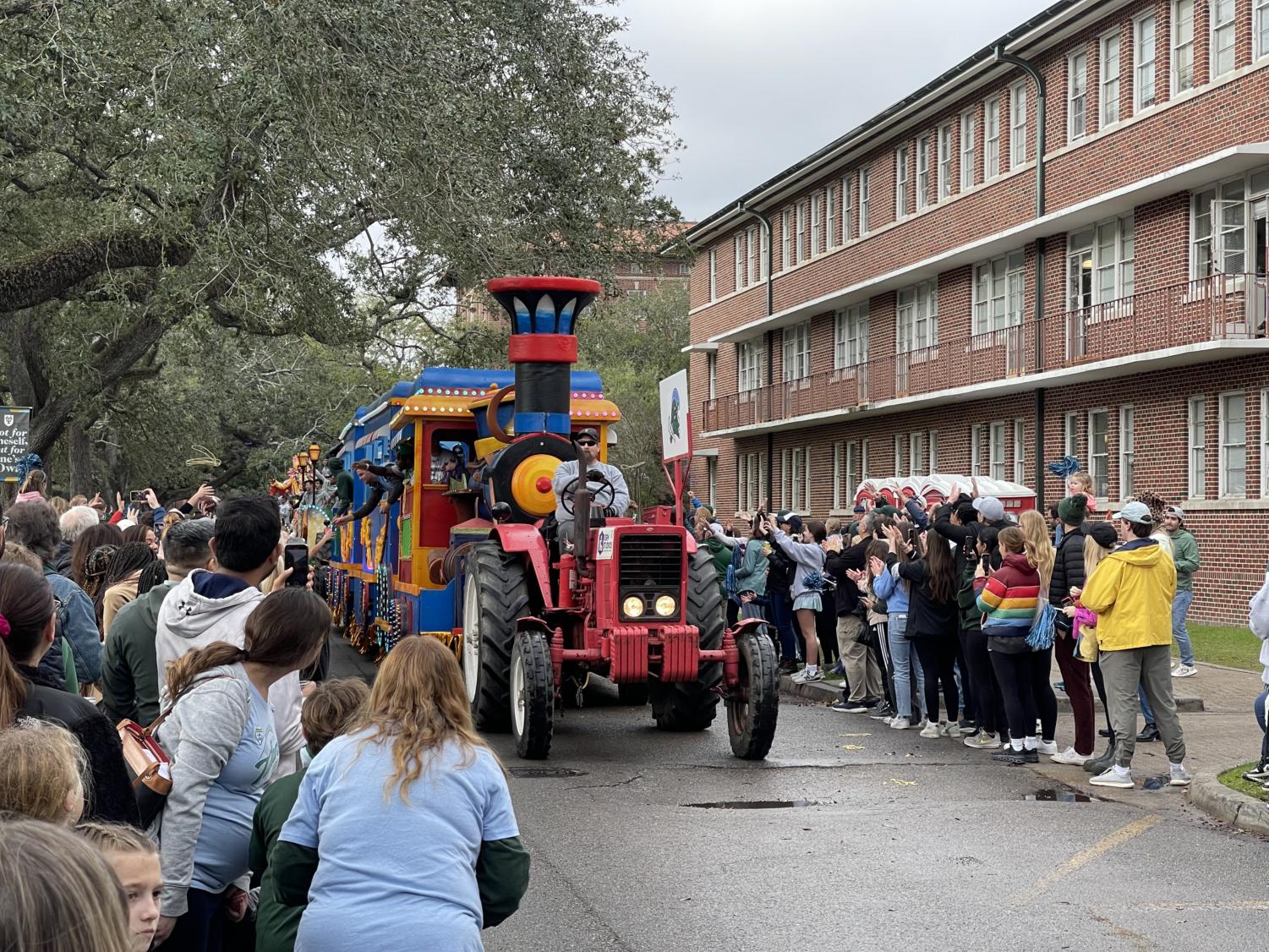 Tulane celebrates football season with parade