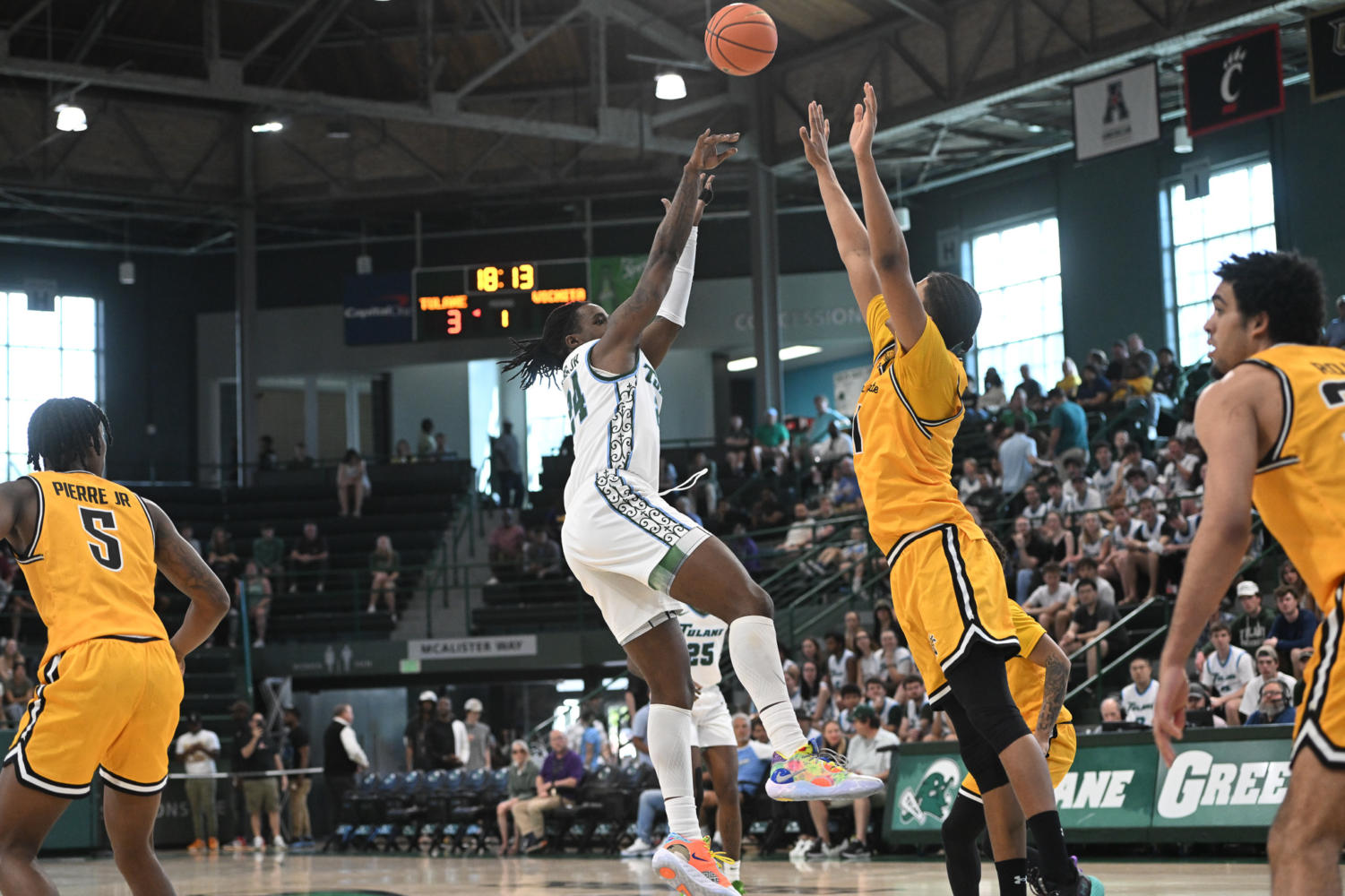 Tulane men’s basketball climbs AAC rankings