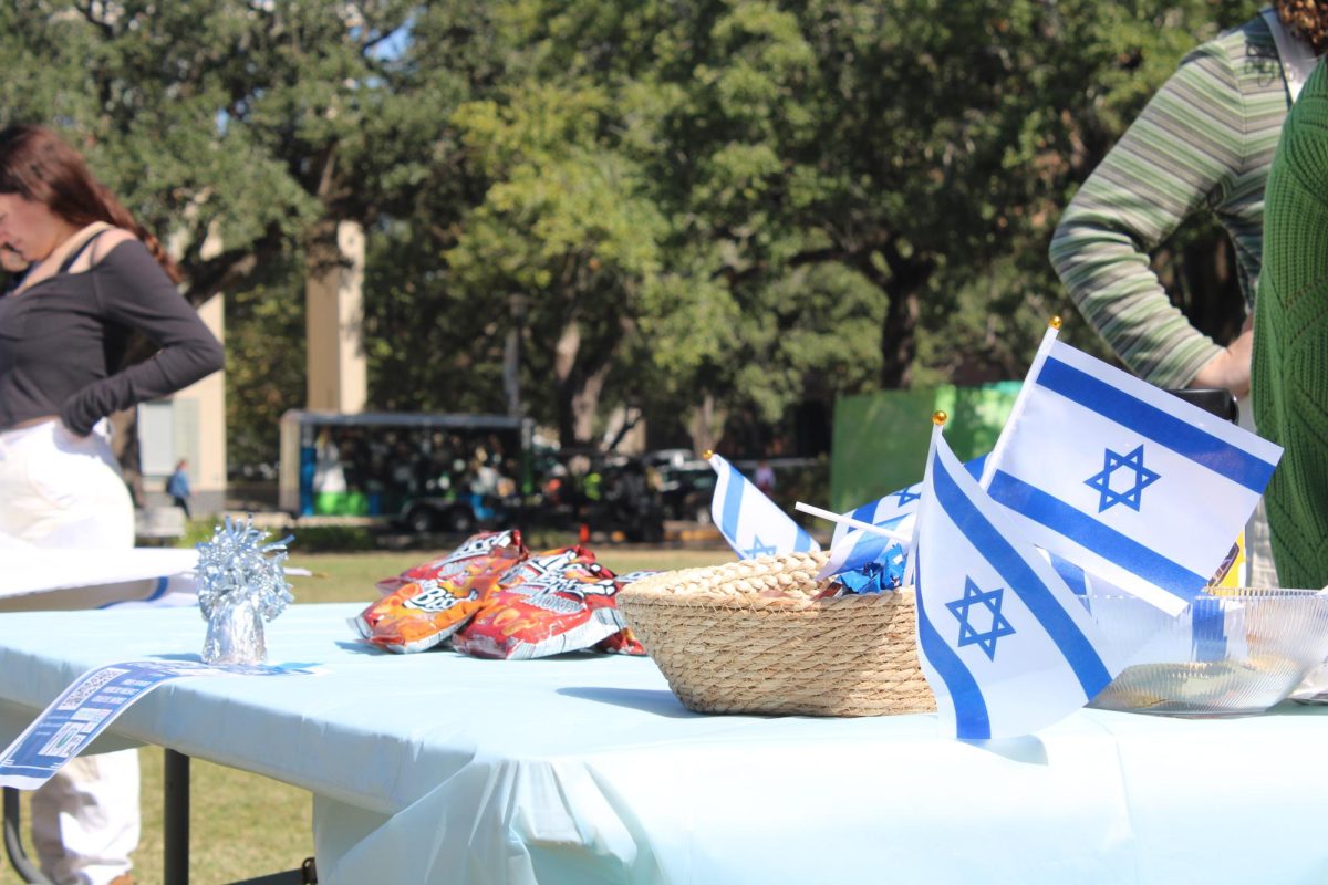 Tulane Universitys first Israel Unity Event, organized by Jewish organizations on campus, offered food, Jewish pride activities and opportunities for discussion on campus. 
