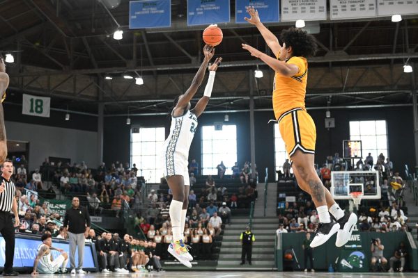 Two games into 2023-2024 season, Tulane Mens Basketball looks to success. (Photo courtesy of Parker Waters)