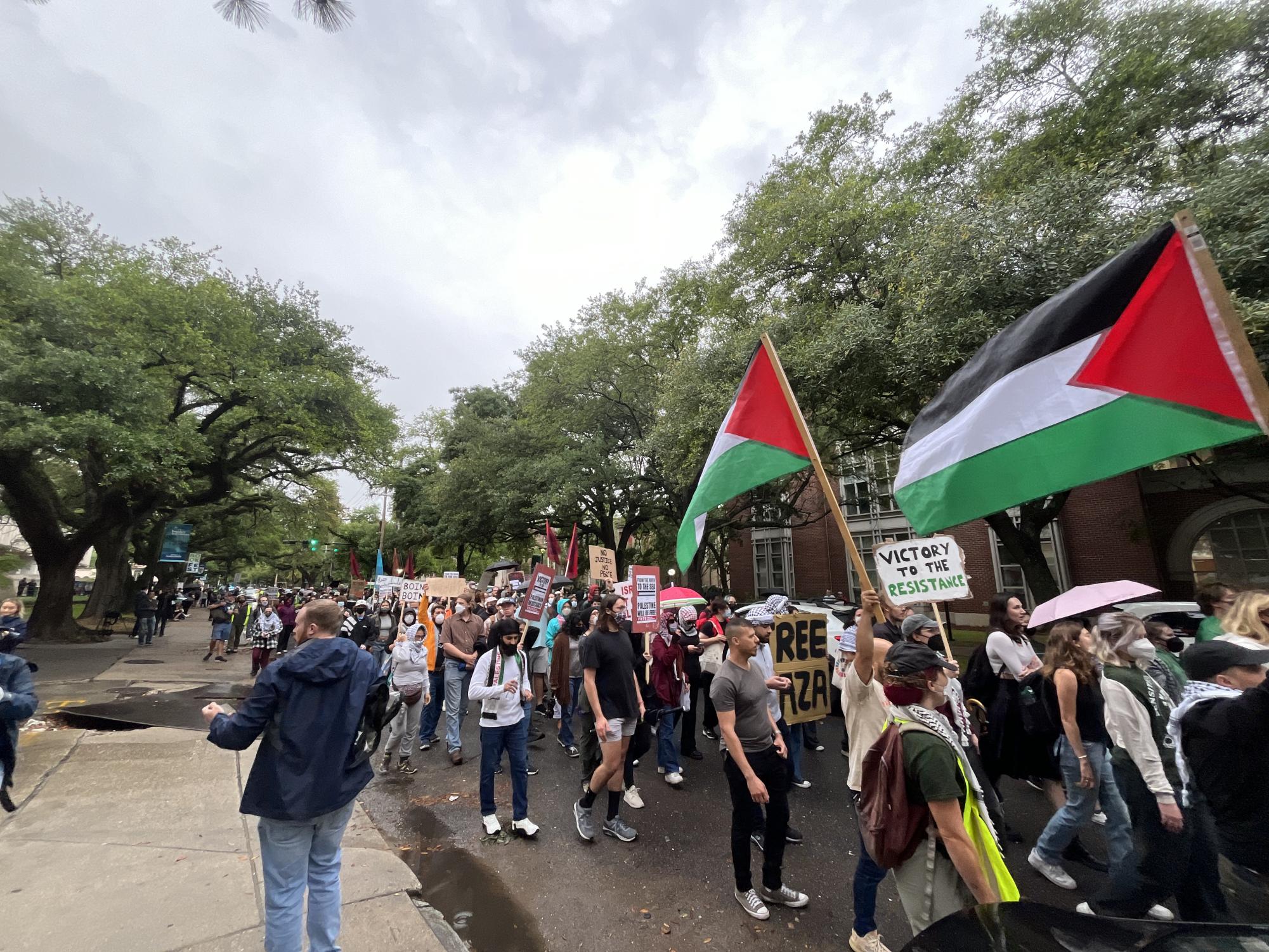 Police evacuate buildings, make arrests as Palestine encampment starts at Tulane