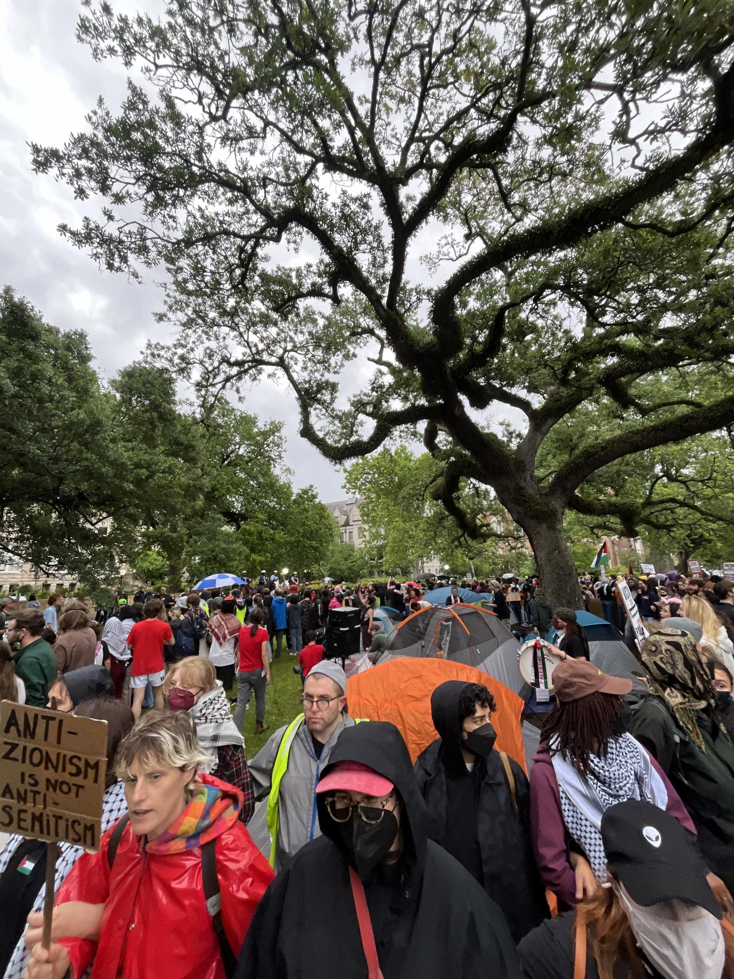 Police evacuate buildings, make arrests as Palestine encampment starts at Tulane