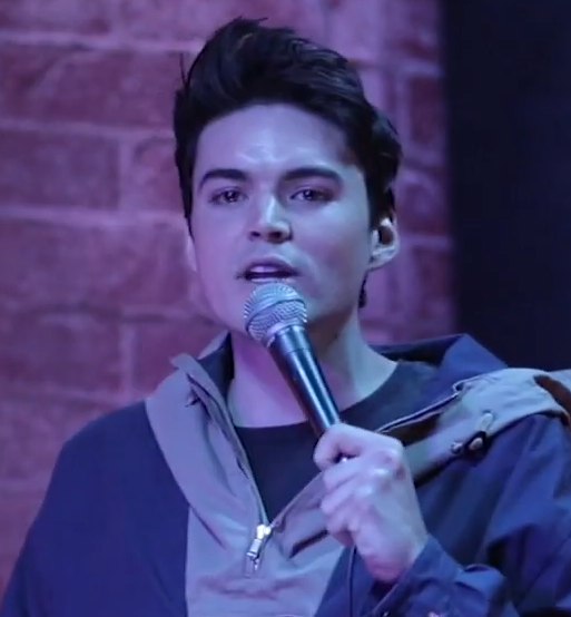 Michael Longfellow, former Saturday Night Live cast member, brought his sharp, dry humor to Tulane's TUCP comedy show.